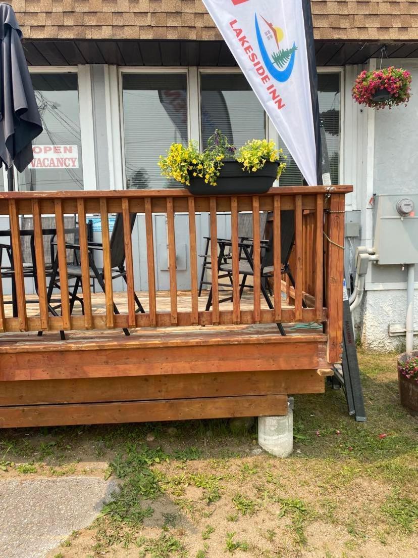 Lakeside Inn Cloyne Exterior foto