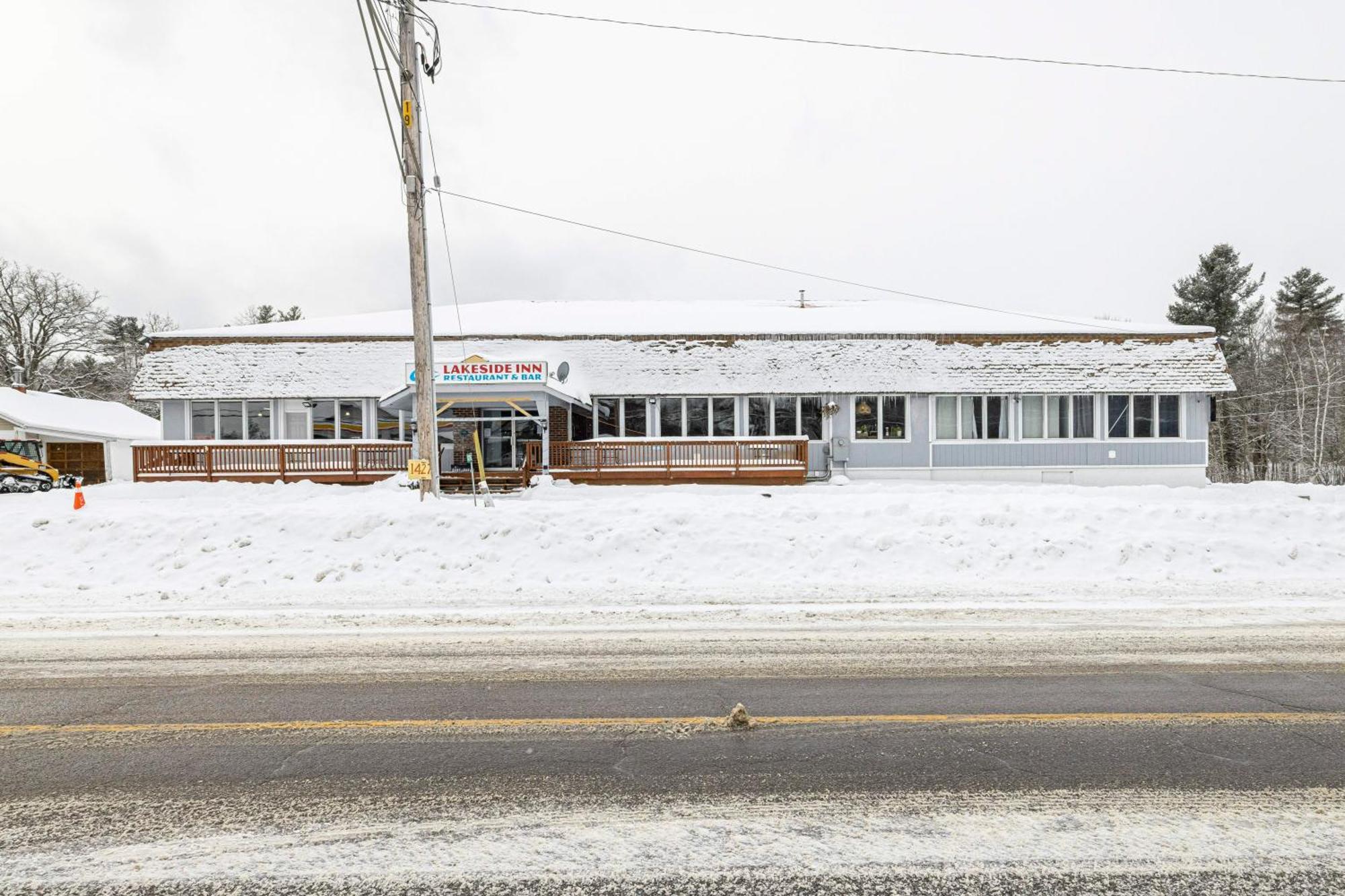 Lakeside Inn Cloyne Exterior foto