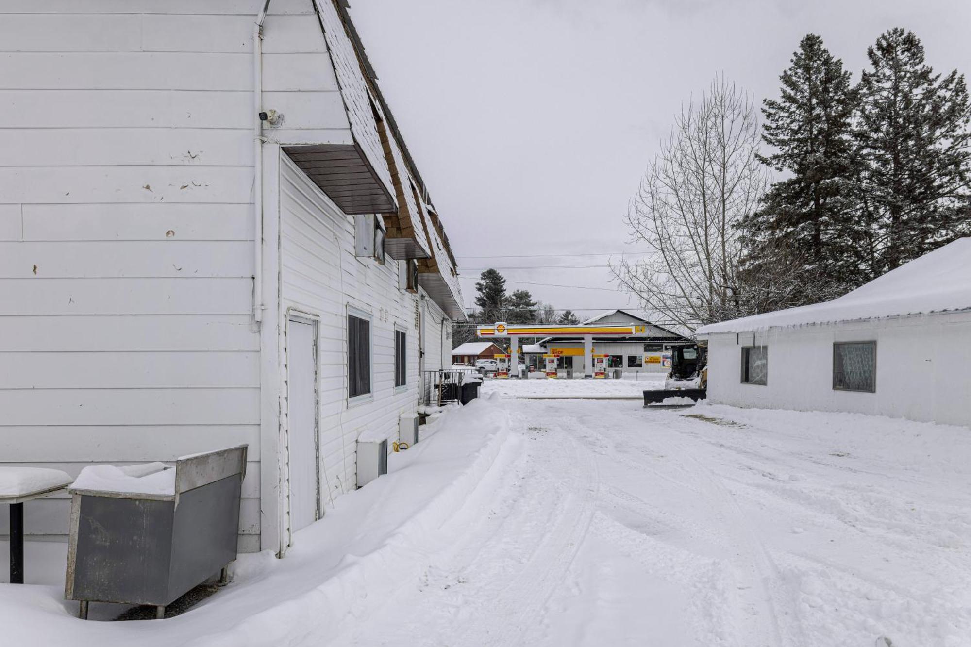 Lakeside Inn Cloyne Exterior foto